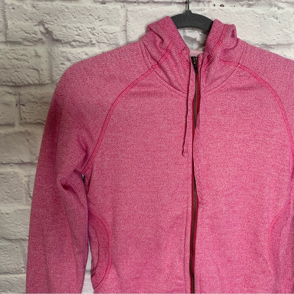 Patagonia Women’s Heathered Pink Zip Up Hoodie - Picture 5 of 12